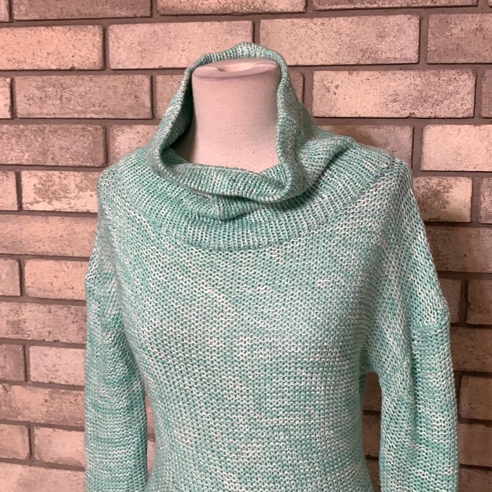 3for$20 sweater medium  - Picture 2 of 5